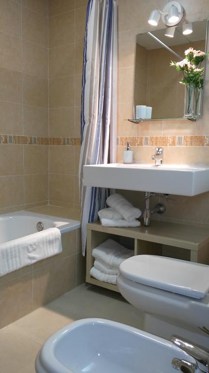 Mitjana Plaza Apartamento Málaga Exterior foto